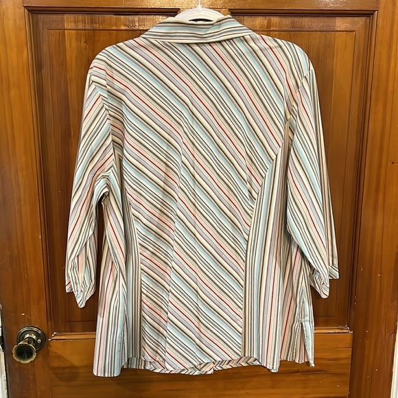 Plus Size Pleated Button Down Striped Blues and Colors Blouse Size 22W - Picture 9 of 9